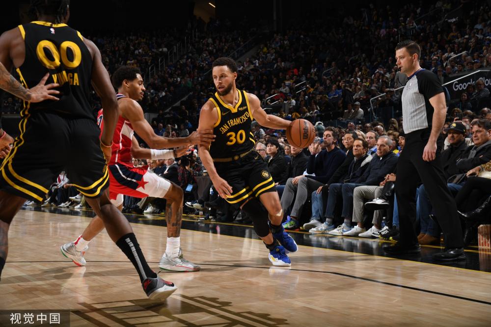 也让更衣室 也让更衣室