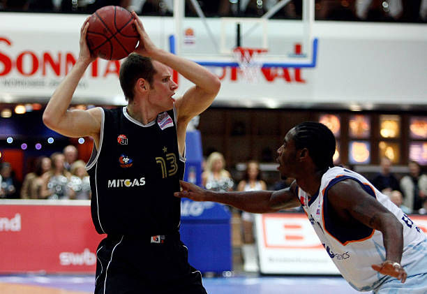 怀特等人形 怀特等人形