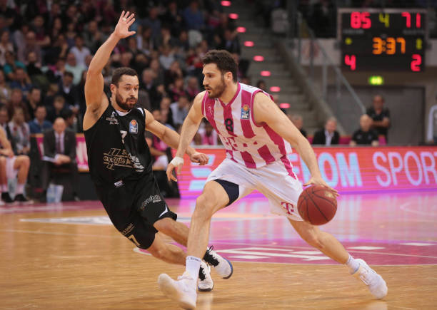 斥资约30 斥资约30